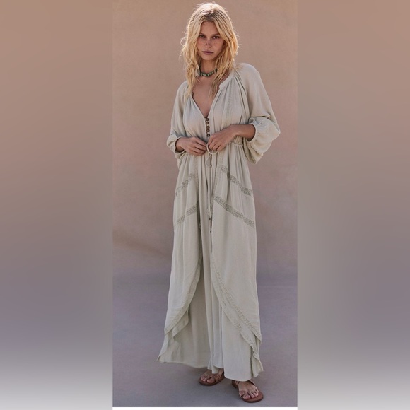 Free People Dresses & Skirts - Free People Plenty of Love Maxi Dress size XS